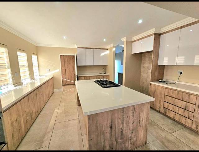 4 BEDROOM HOUSE FOR SALE IN RIVERSPRAY LIFESTYLE ESTATE